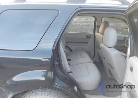 2011 Ford Escape Xlt z USA, uszkodzony, nr VIN 1FMCU9DG8BKB45285